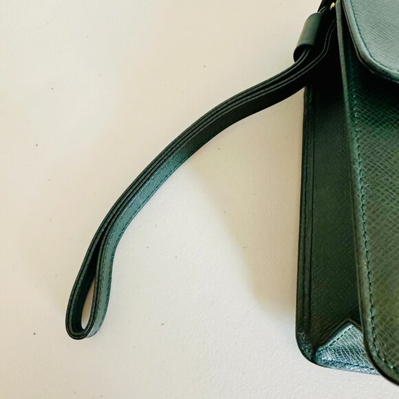 LOUIS VUITTON GREEN EPI LEATHER POCHETTE SELLIER DRAGONNE CLUTCH WRISTLET - Picture 8 of 16